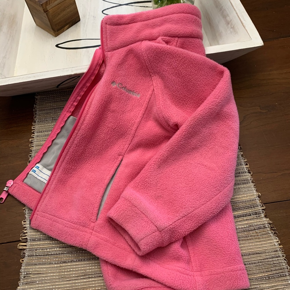 Pink Columbia fleece. Size 4. Great condition.